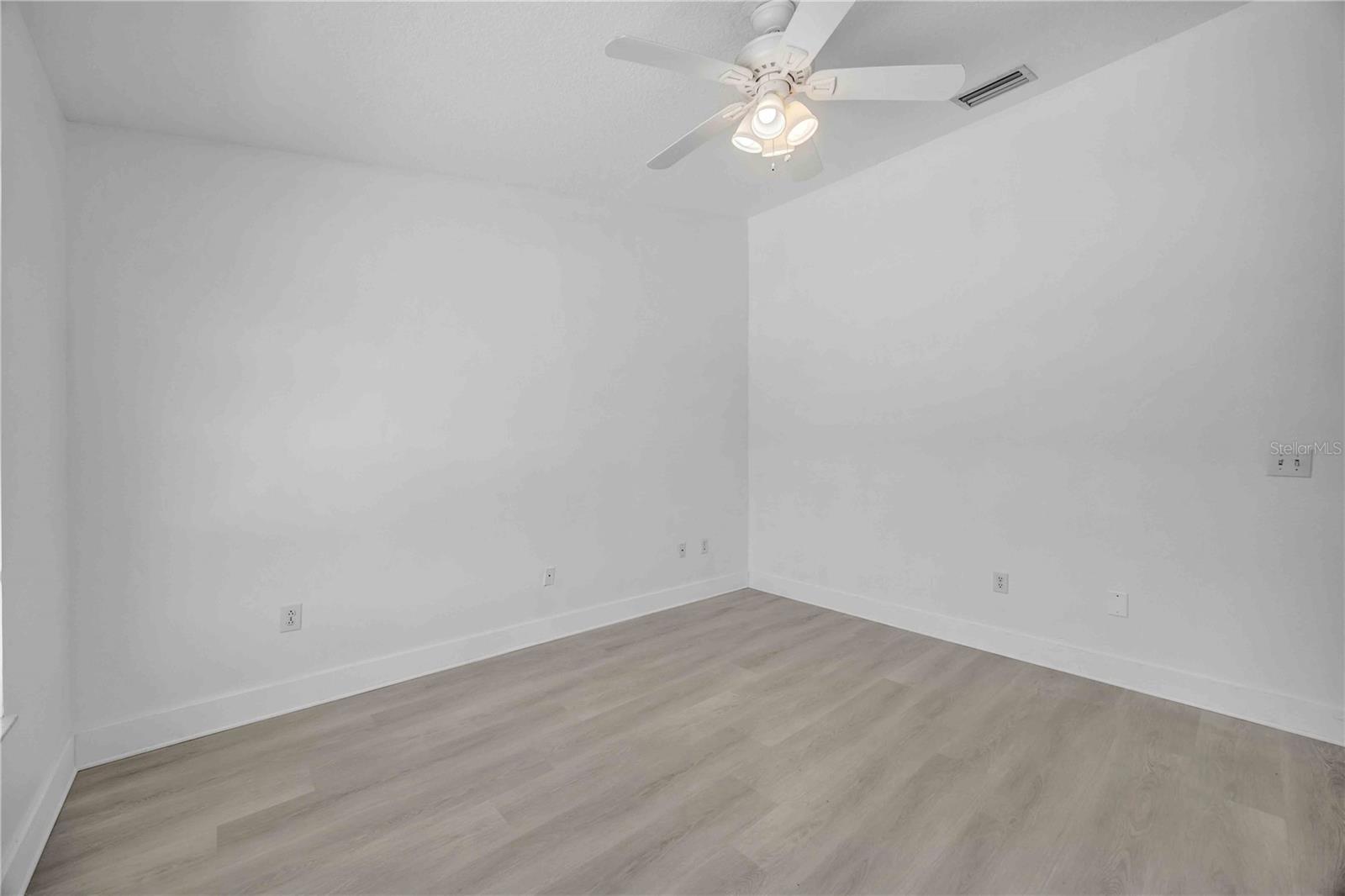 Image 48 of 65 For 727 Kensington Lake Circle