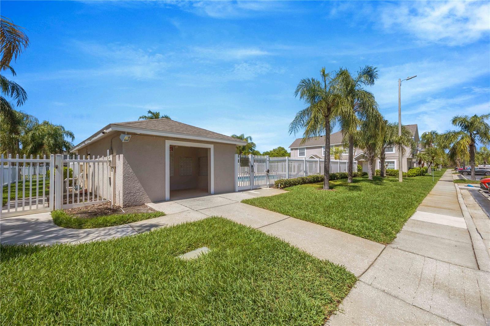 Image 59 of 65 For 727 Kensington Lake Circle