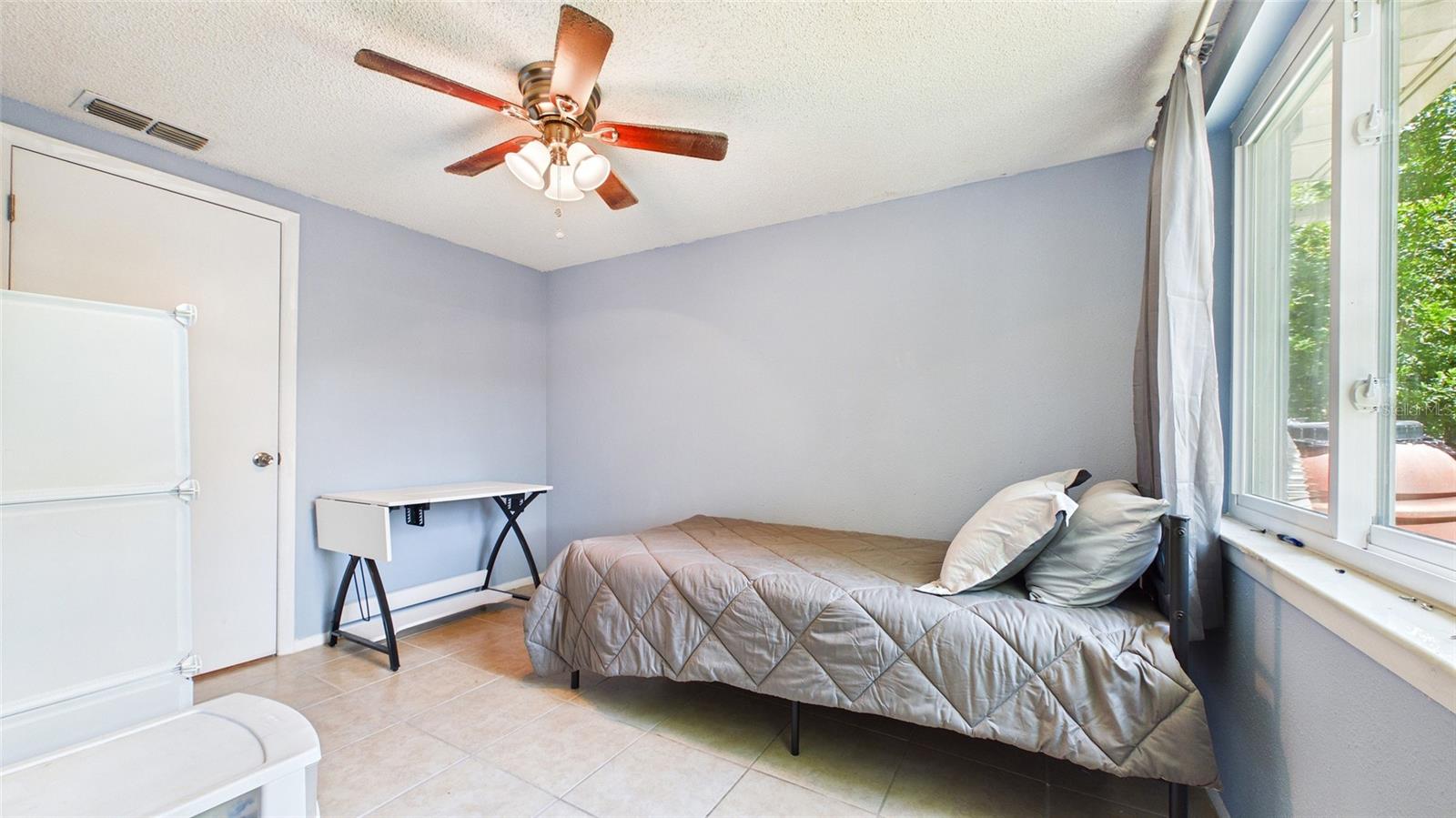 Image 20 of 49 For 8840 Carmen Lane