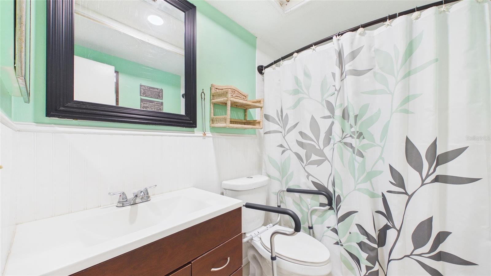 Image 22 of 49 For 8840 Carmen Lane