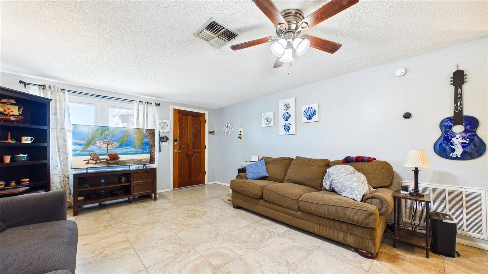 Image 6 of 49 For 8840 Carmen Lane