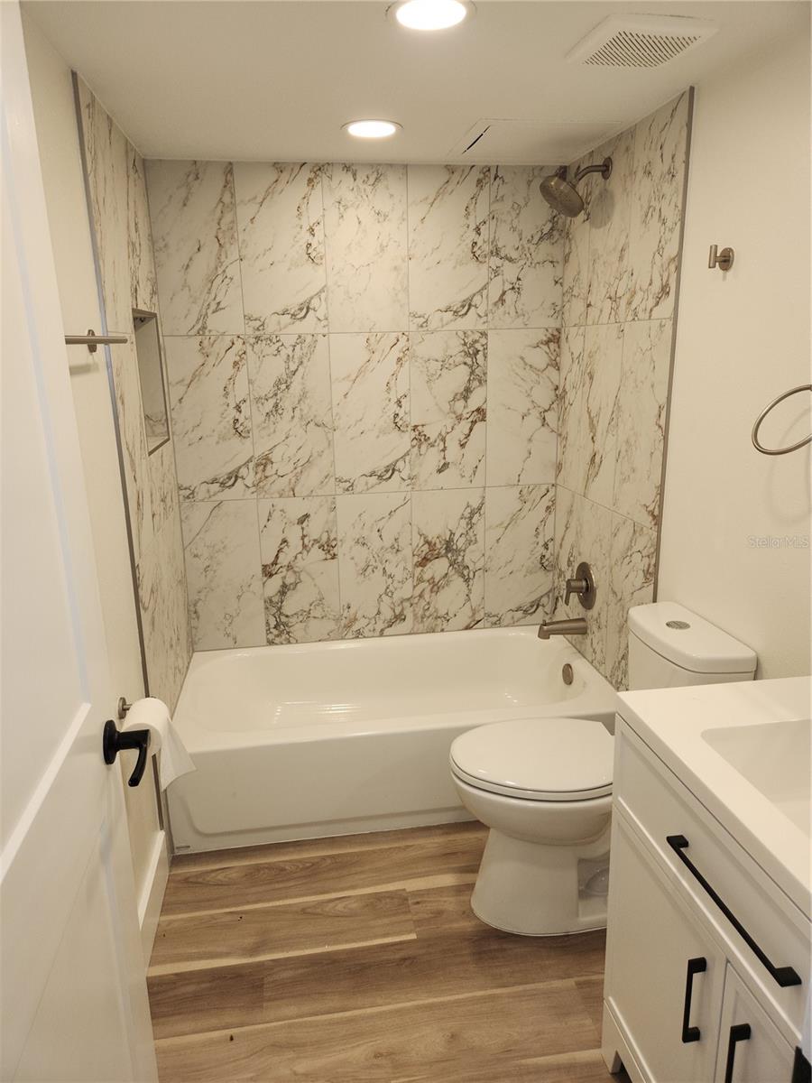 Image 6 of 6 For 11809 Raintree Lake Lane B