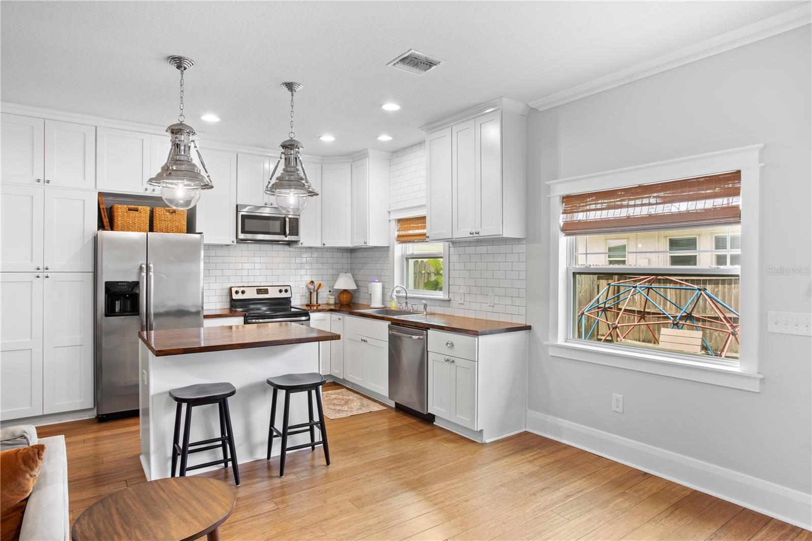 Image 12 of 31 For 117 Giddens Avenue