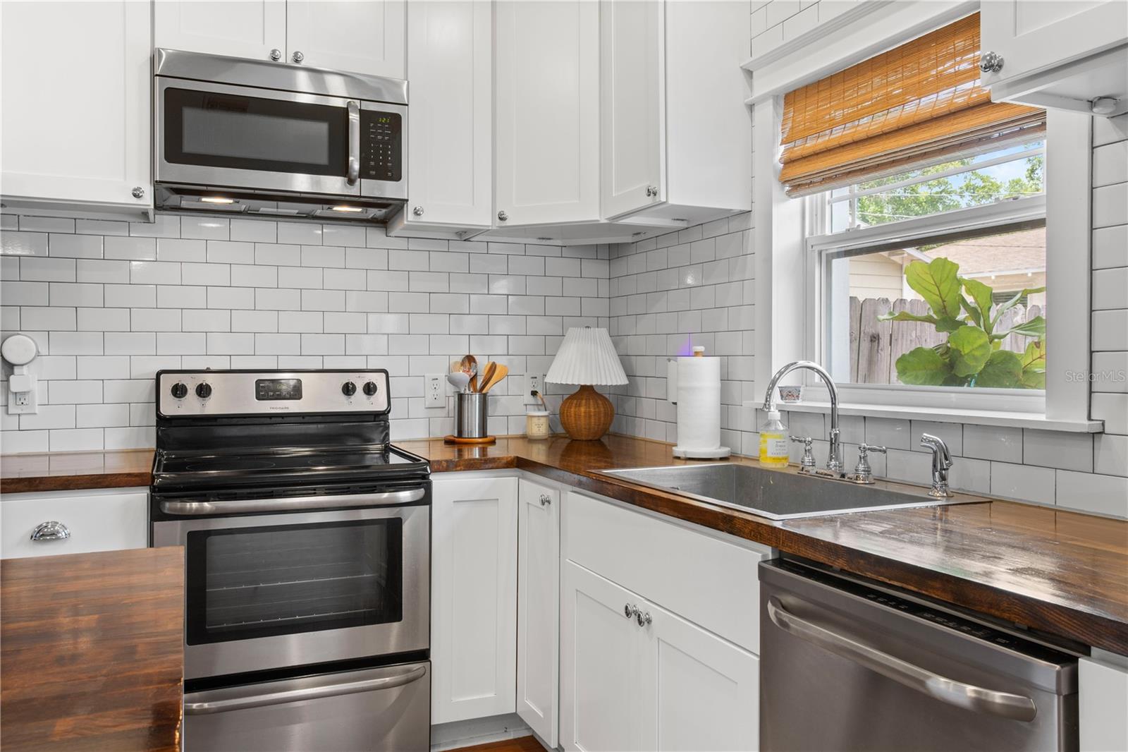 Image 14 of 31 For 117 Giddens Avenue