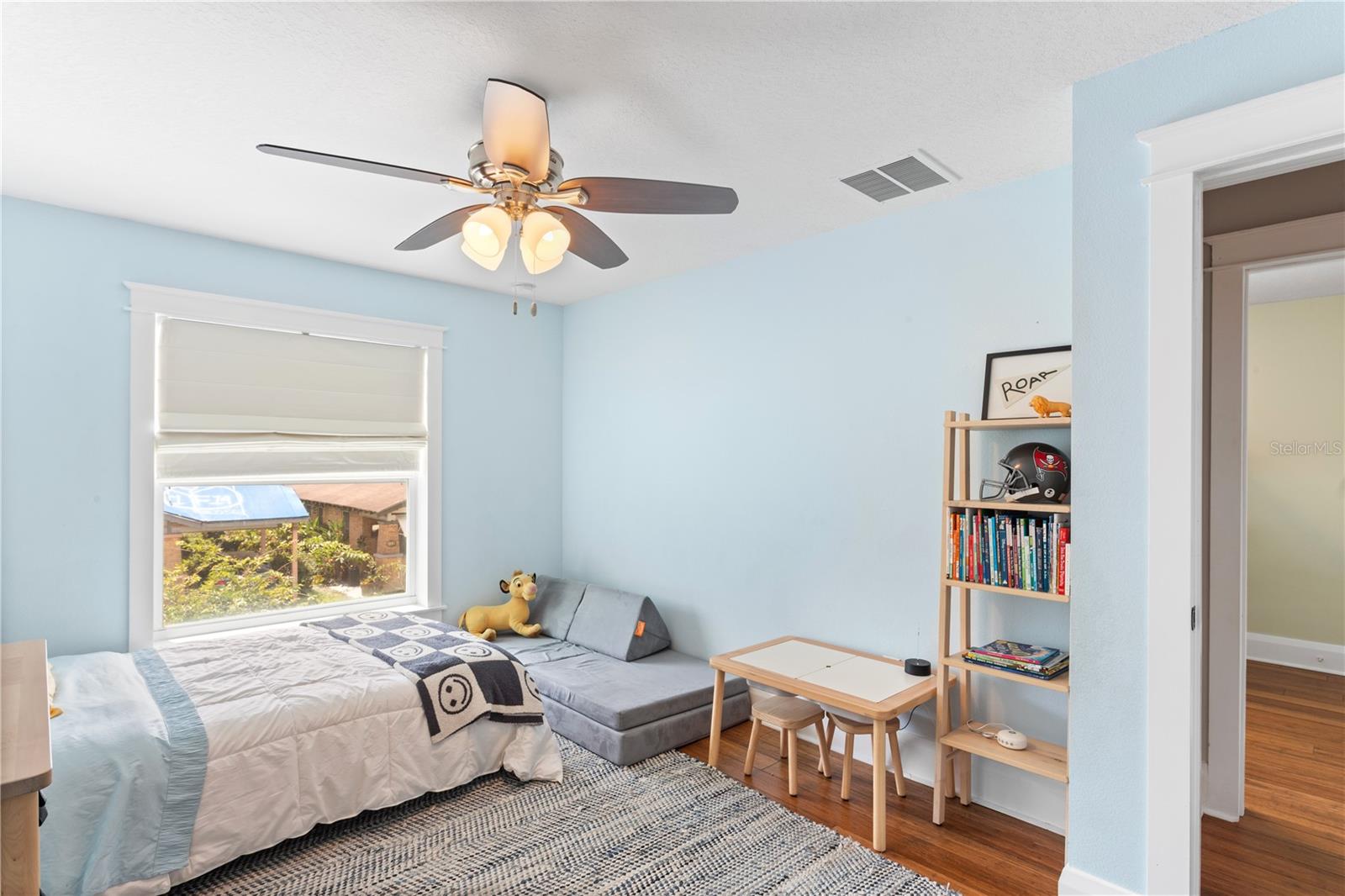 Image 21 of 31 For 117 Giddens Avenue