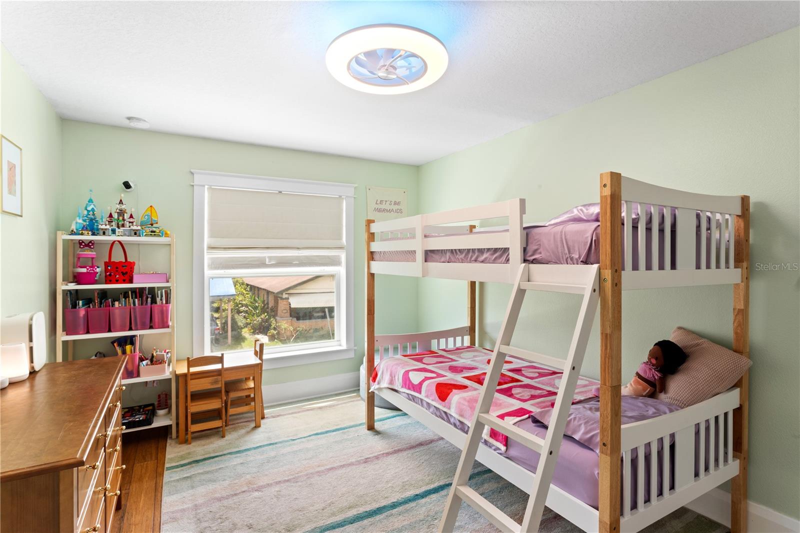 Image 24 of 31 For 117 Giddens Avenue