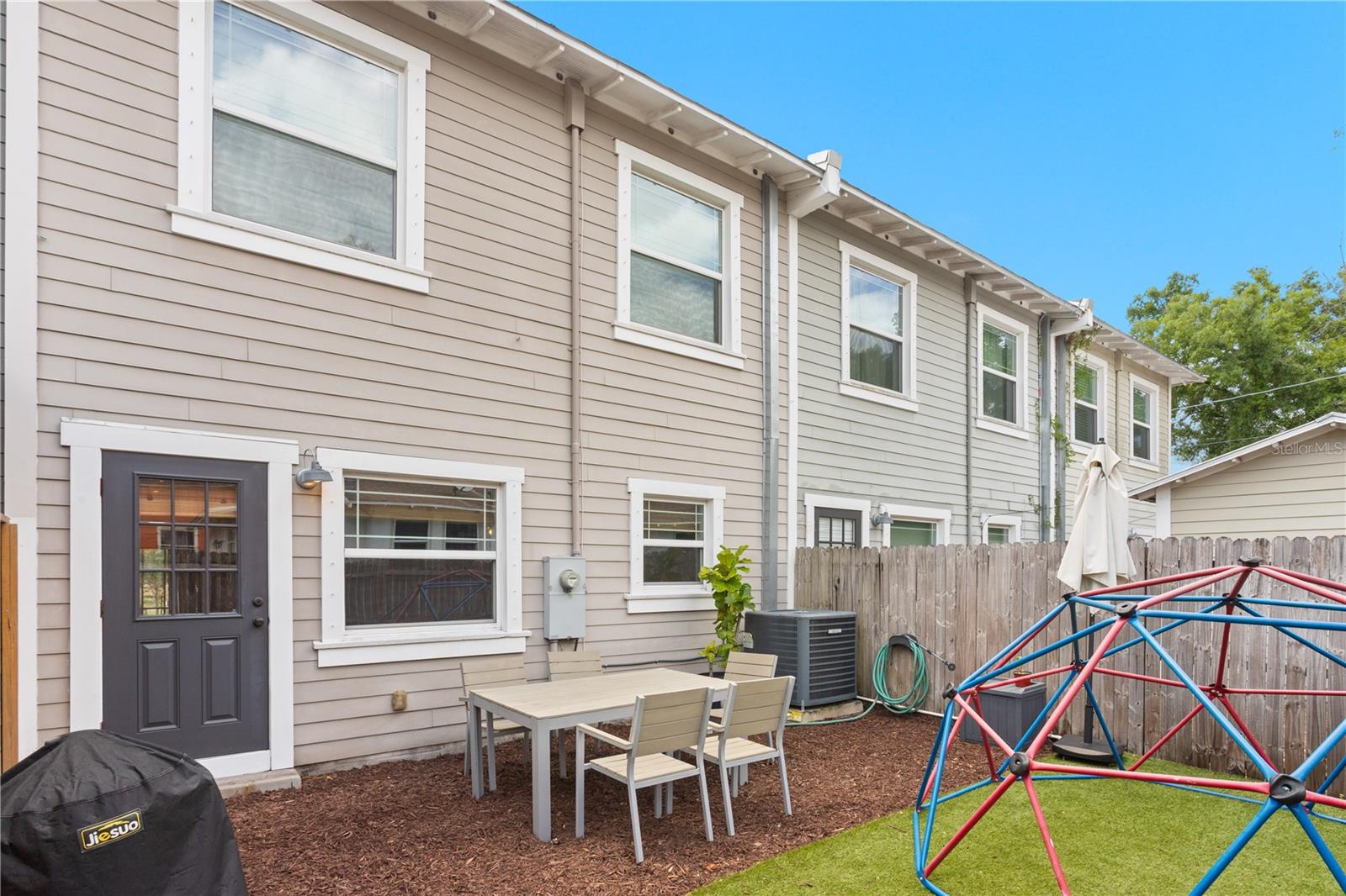 Image 27 of 31 For 117 Giddens Avenue