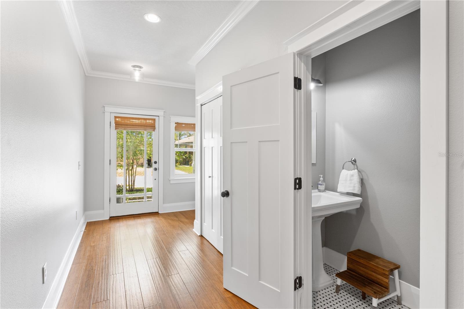 Image 6 of 31 For 117 Giddens Avenue