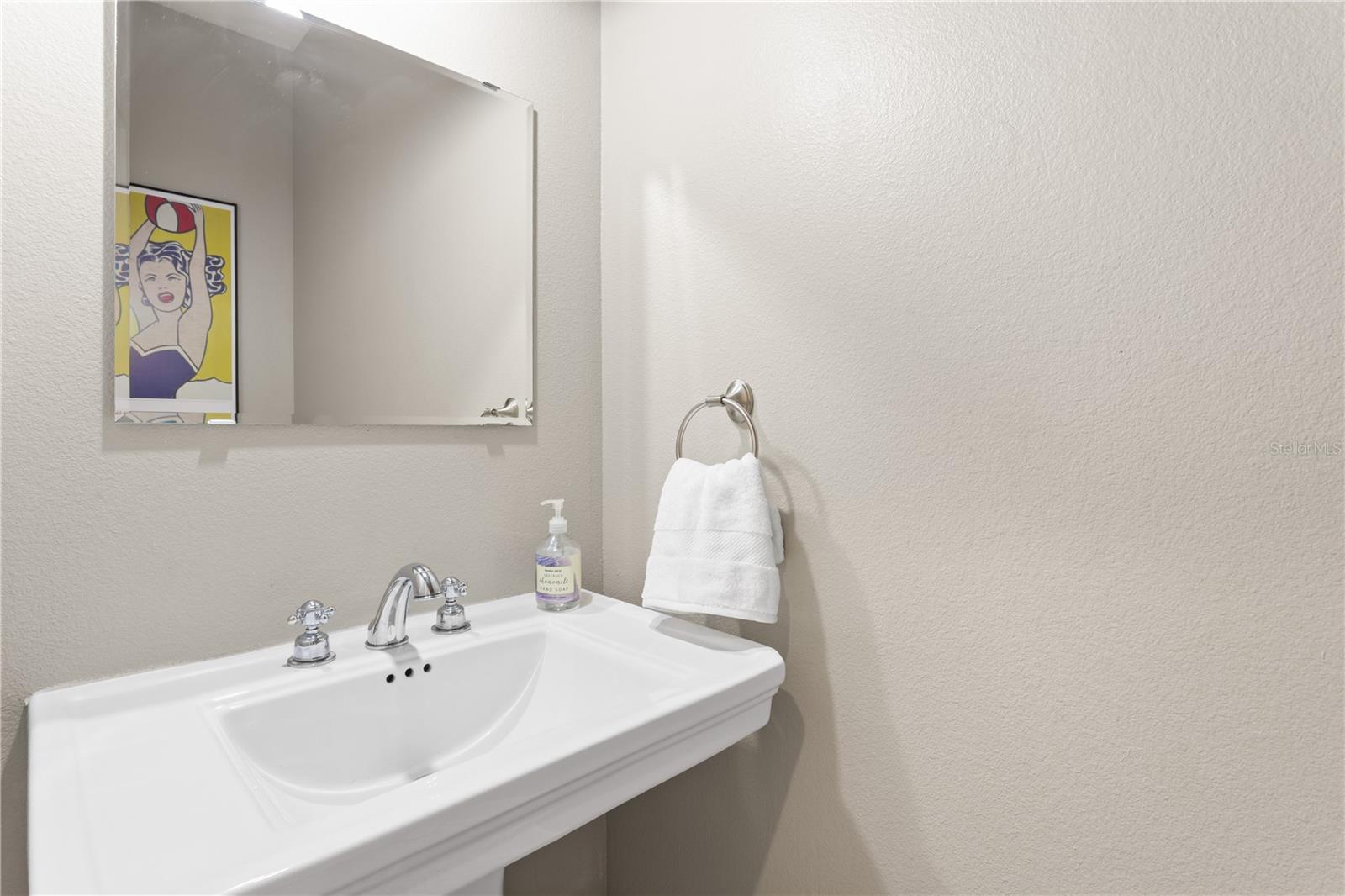 Image 7 of 31 For 117 Giddens Avenue