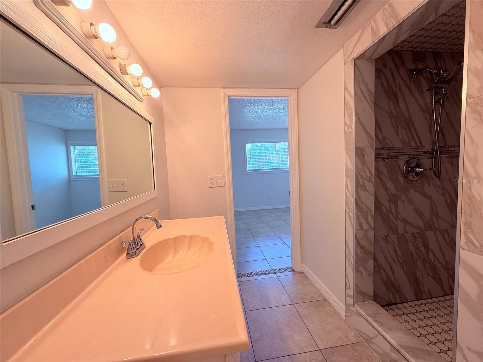 Image 17 of 29 For 6332 Newtown Cir  A4