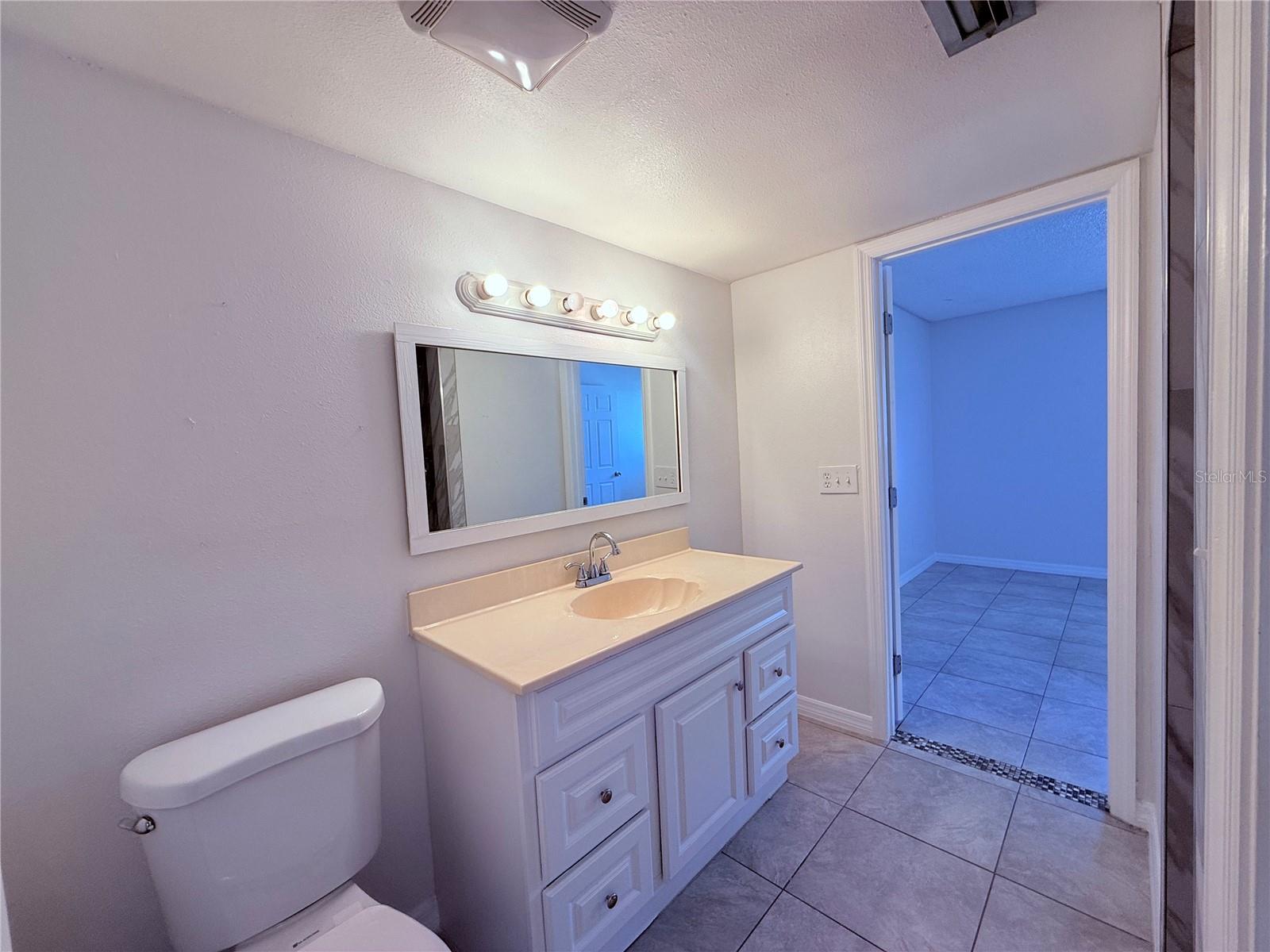 Image 18 of 29 For 6332 Newtown Cir  A4