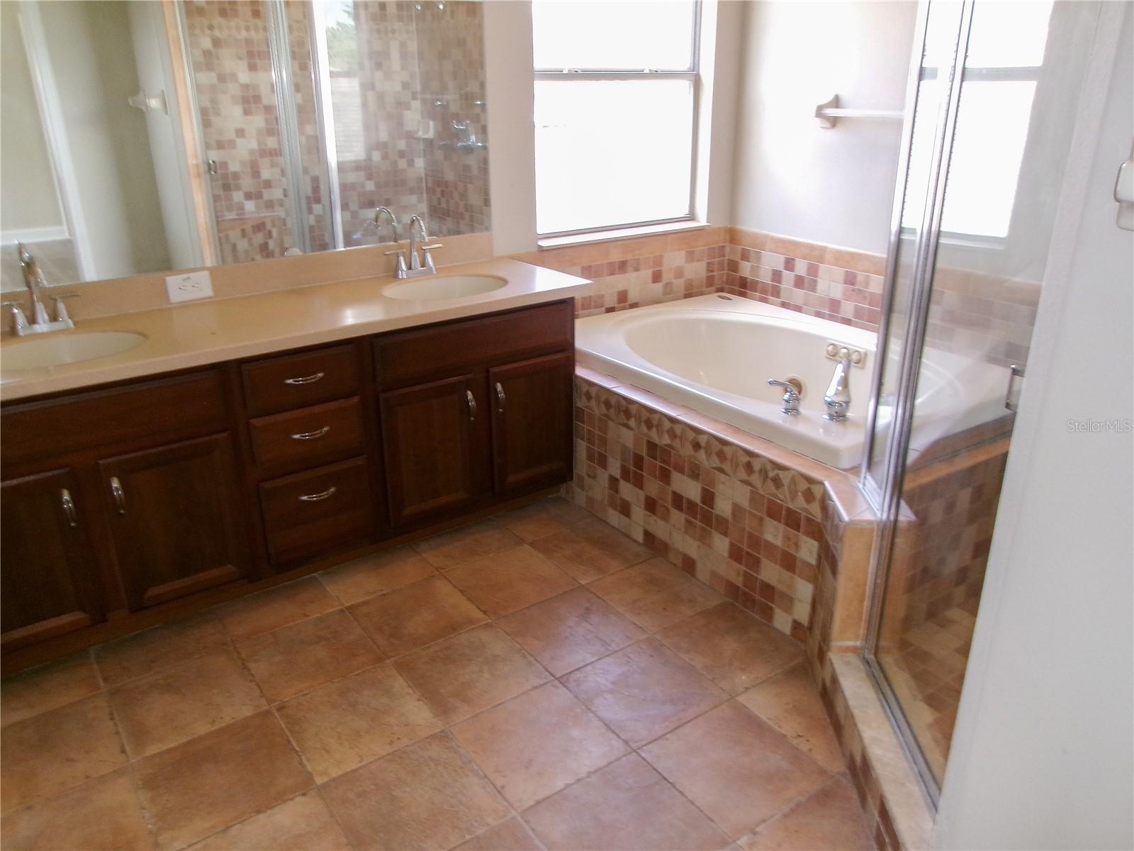 Image 10 of 13 For 11314 Oyster Bay Circle