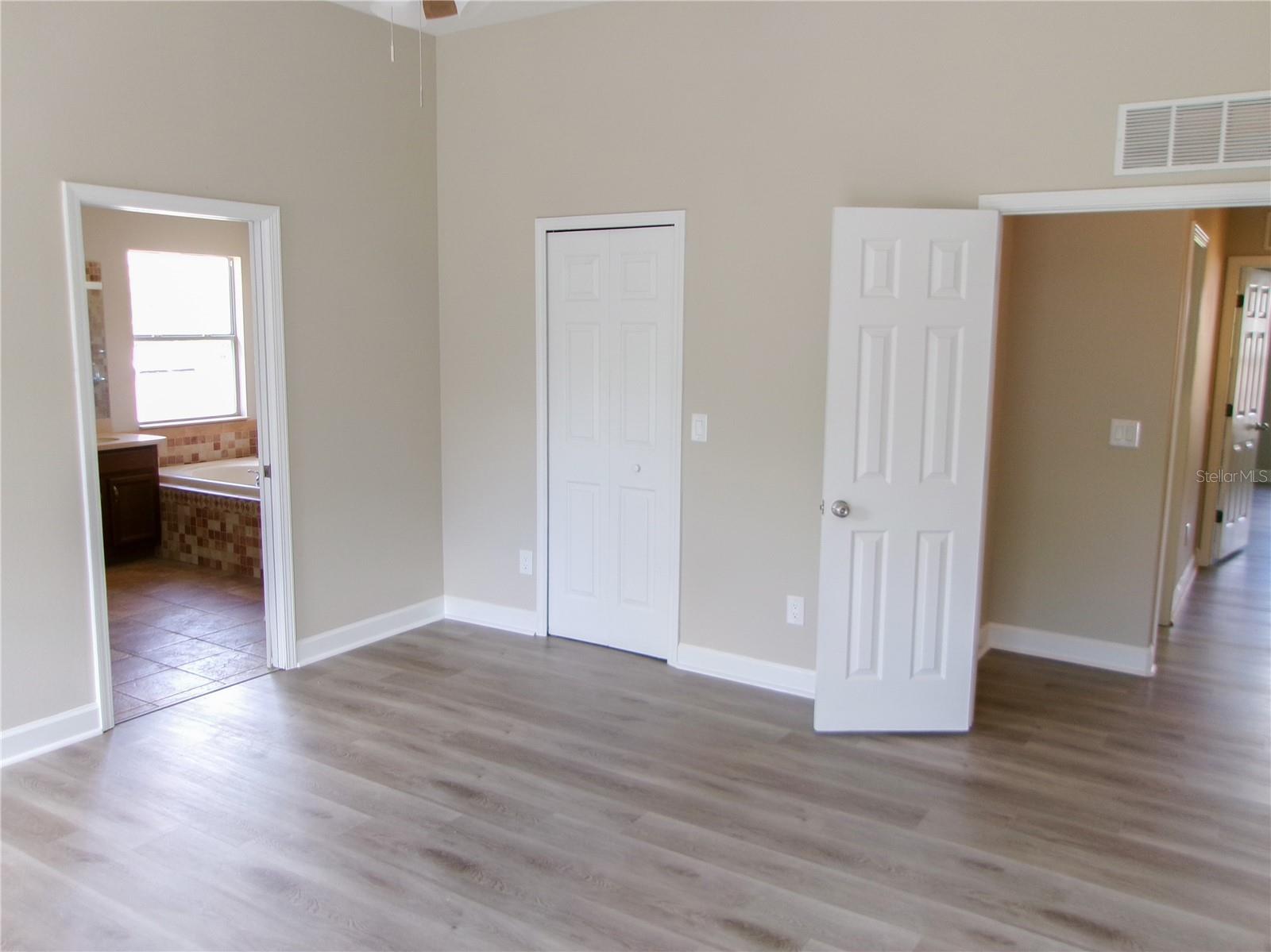 Image 9 of 13 For 11314 Oyster Bay Circle