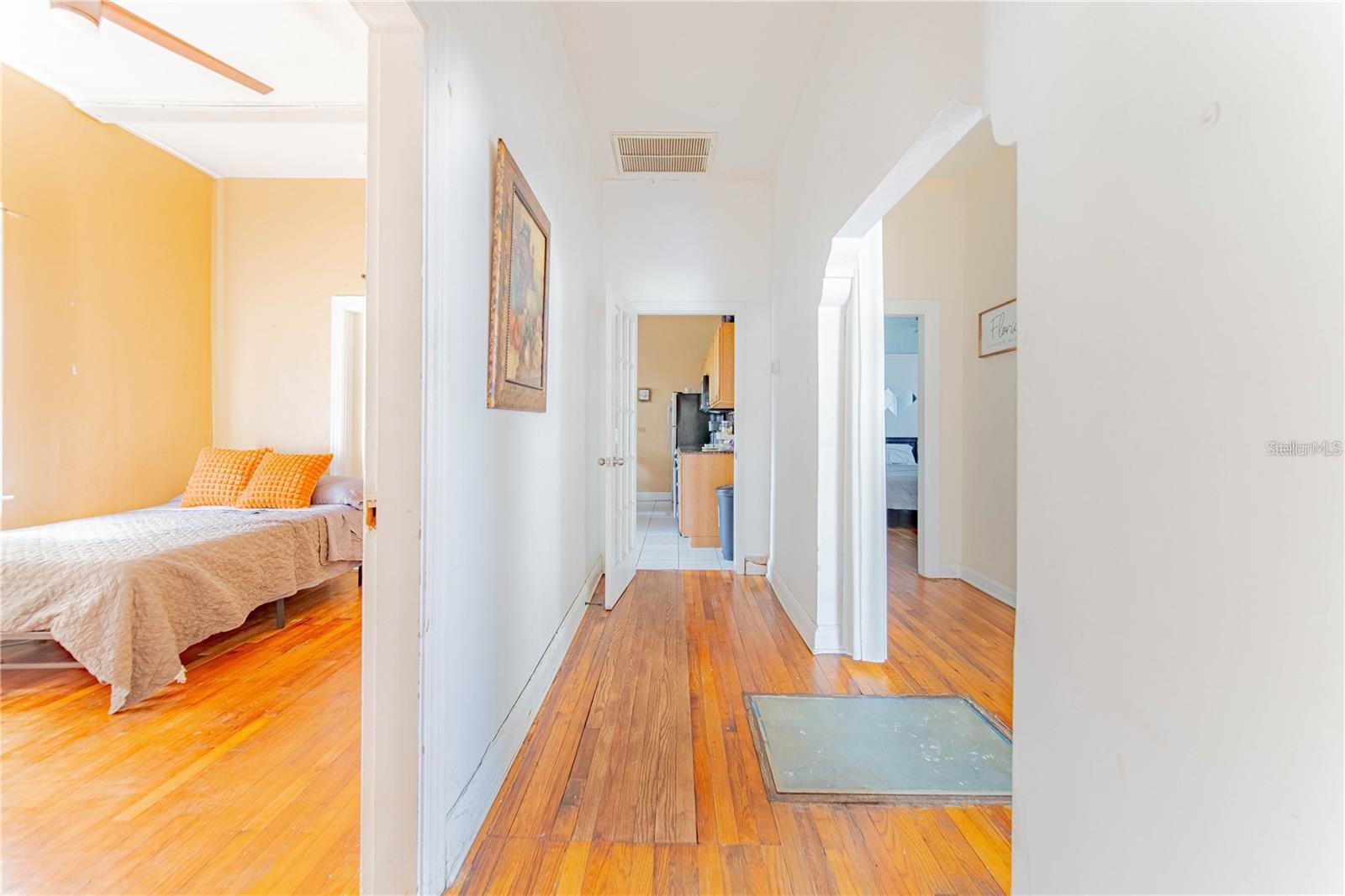 Image 14 of 22 For 3321 Woodlawn Avenue