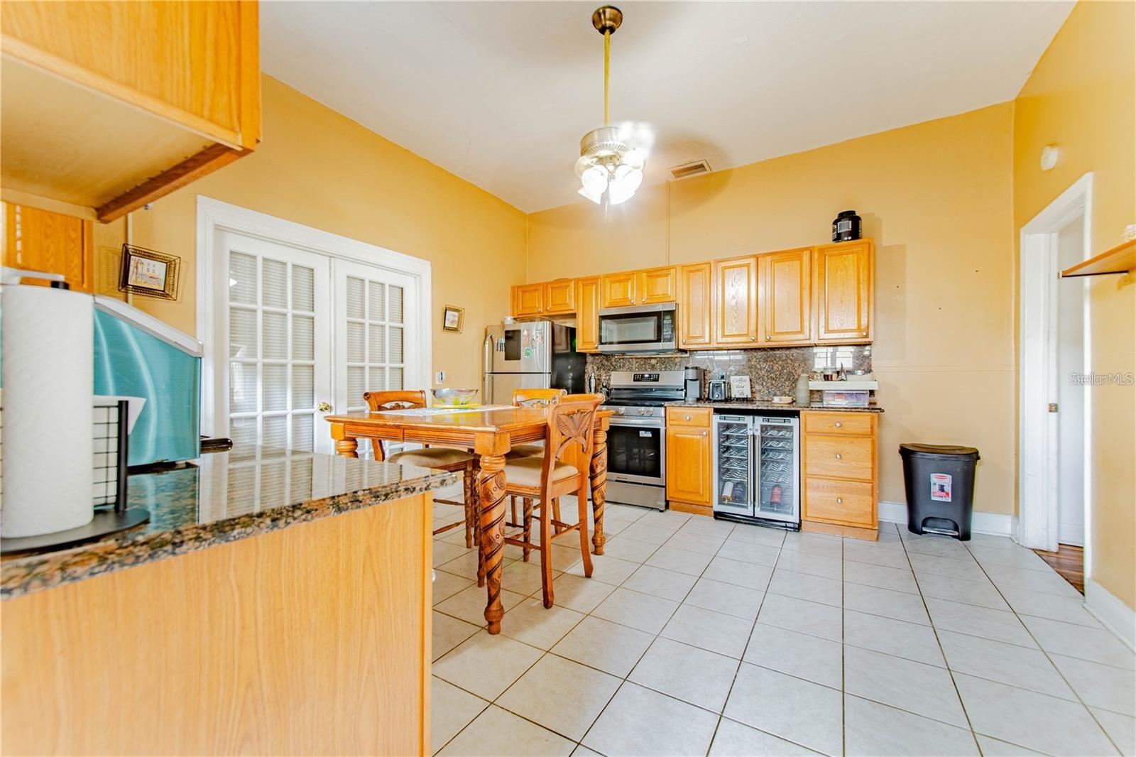 Image 9 of 22 For 3321 Woodlawn Avenue