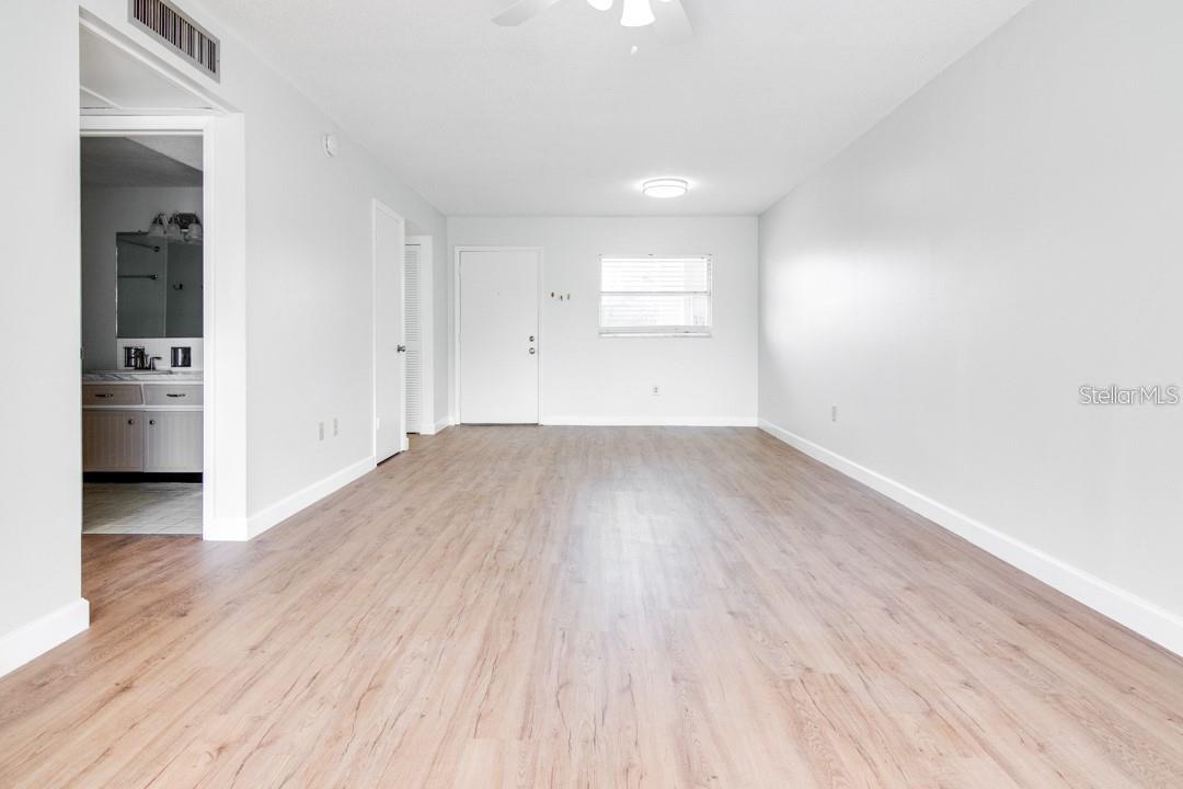 Image 5 of 27 For 1303 Hercules Avenue 19