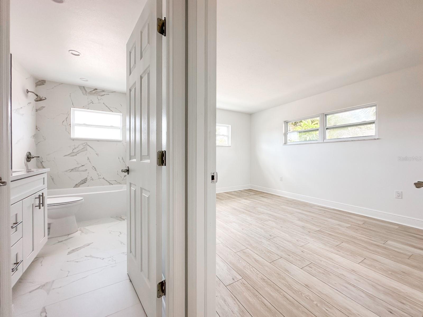 Image 12 of 67 For 11295 1st Street E