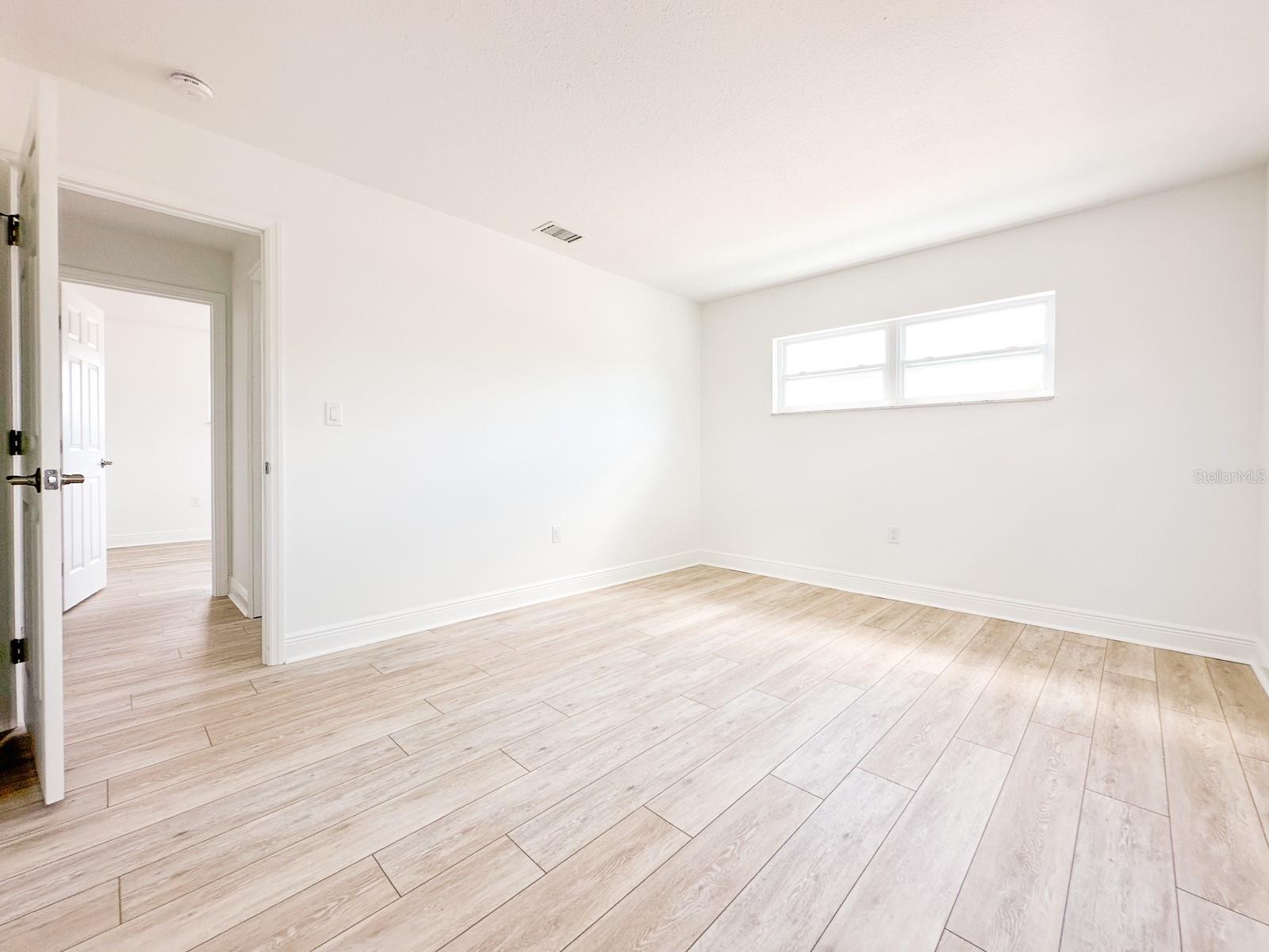 Image 15 of 67 For 11295 1st Street E