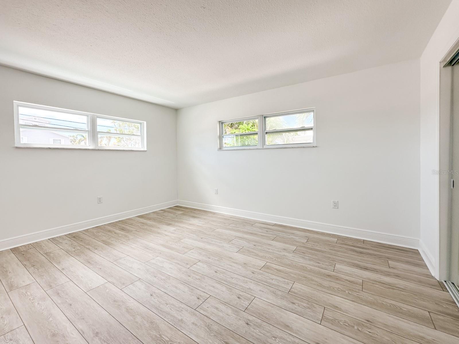 Image 24 of 67 For 11295 1st Street E