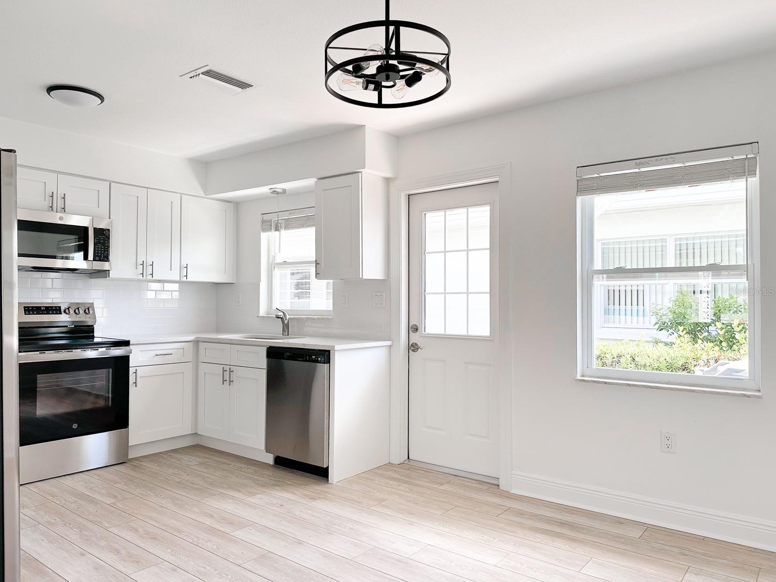 Image 25 of 67 For 11295 1st Street E