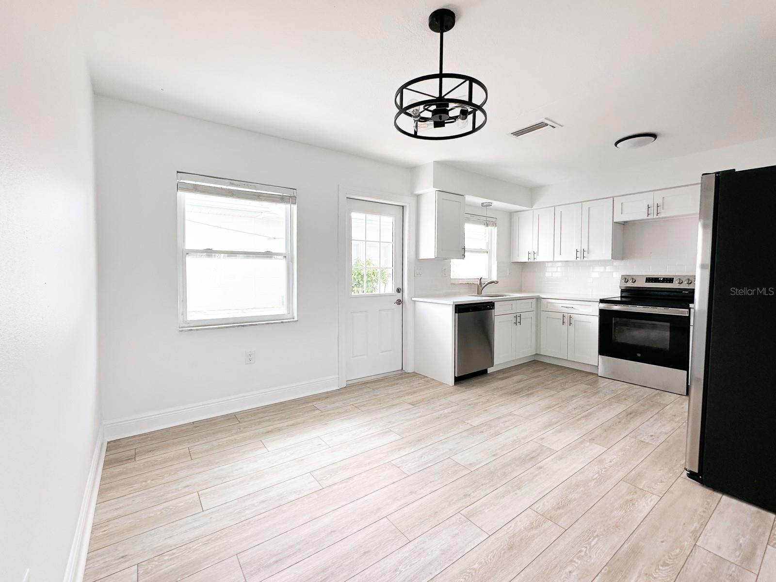 Image 31 of 67 For 11295 1st Street E