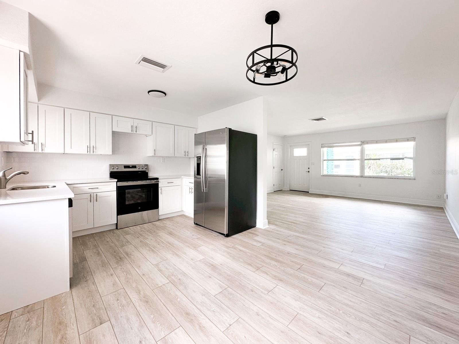 Image 32 of 67 For 11295 1st Street E