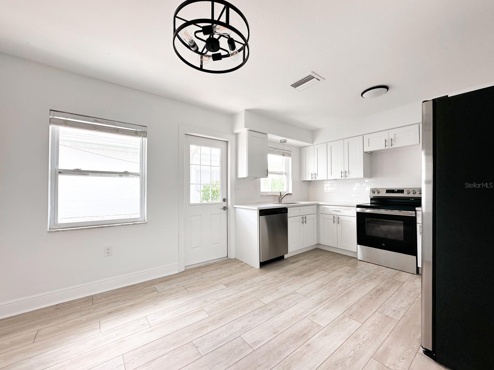 Image 36 of 67 For 11295 1st Street E