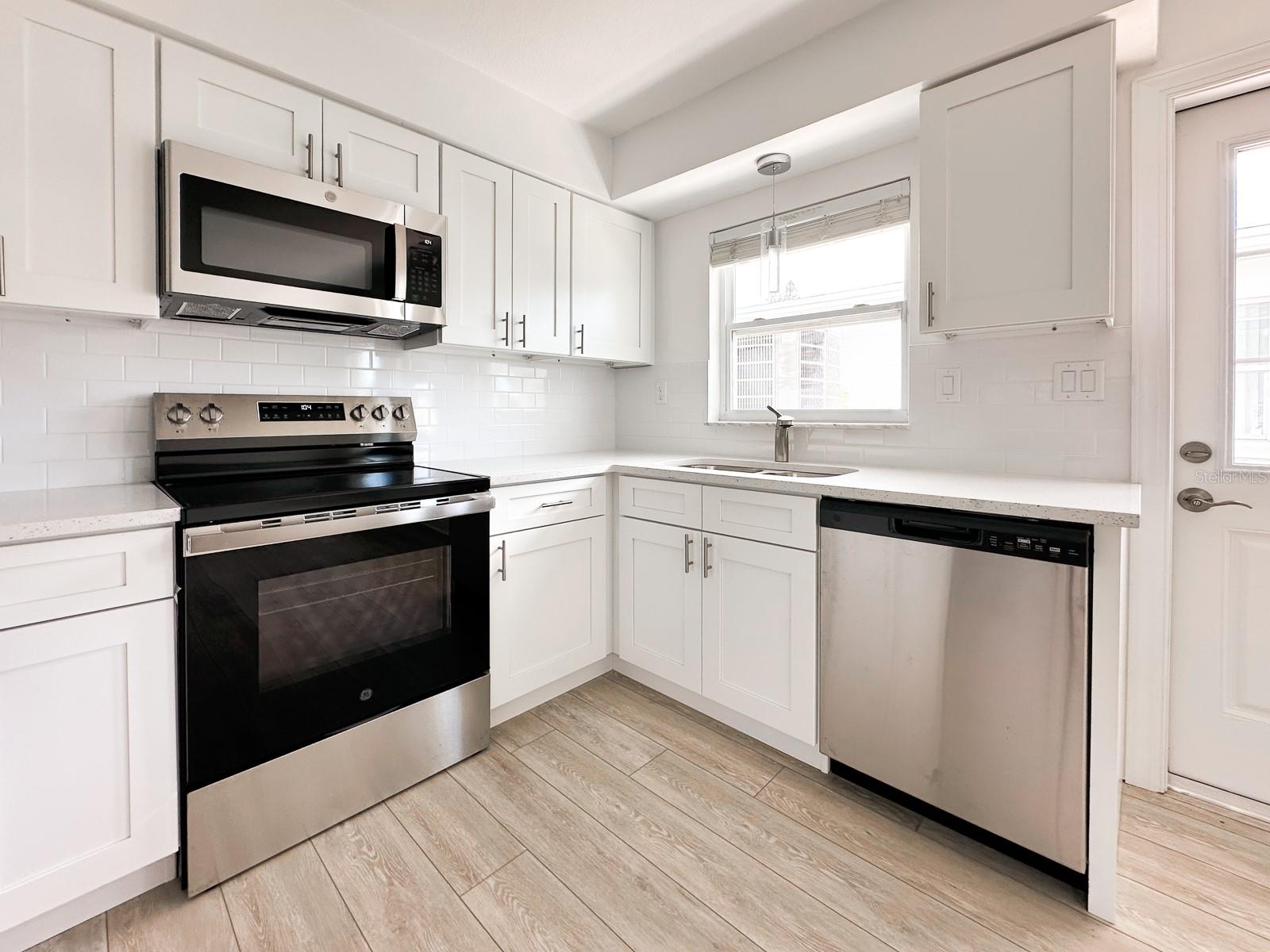 Image 9 of 67 For 11295 1st Street E