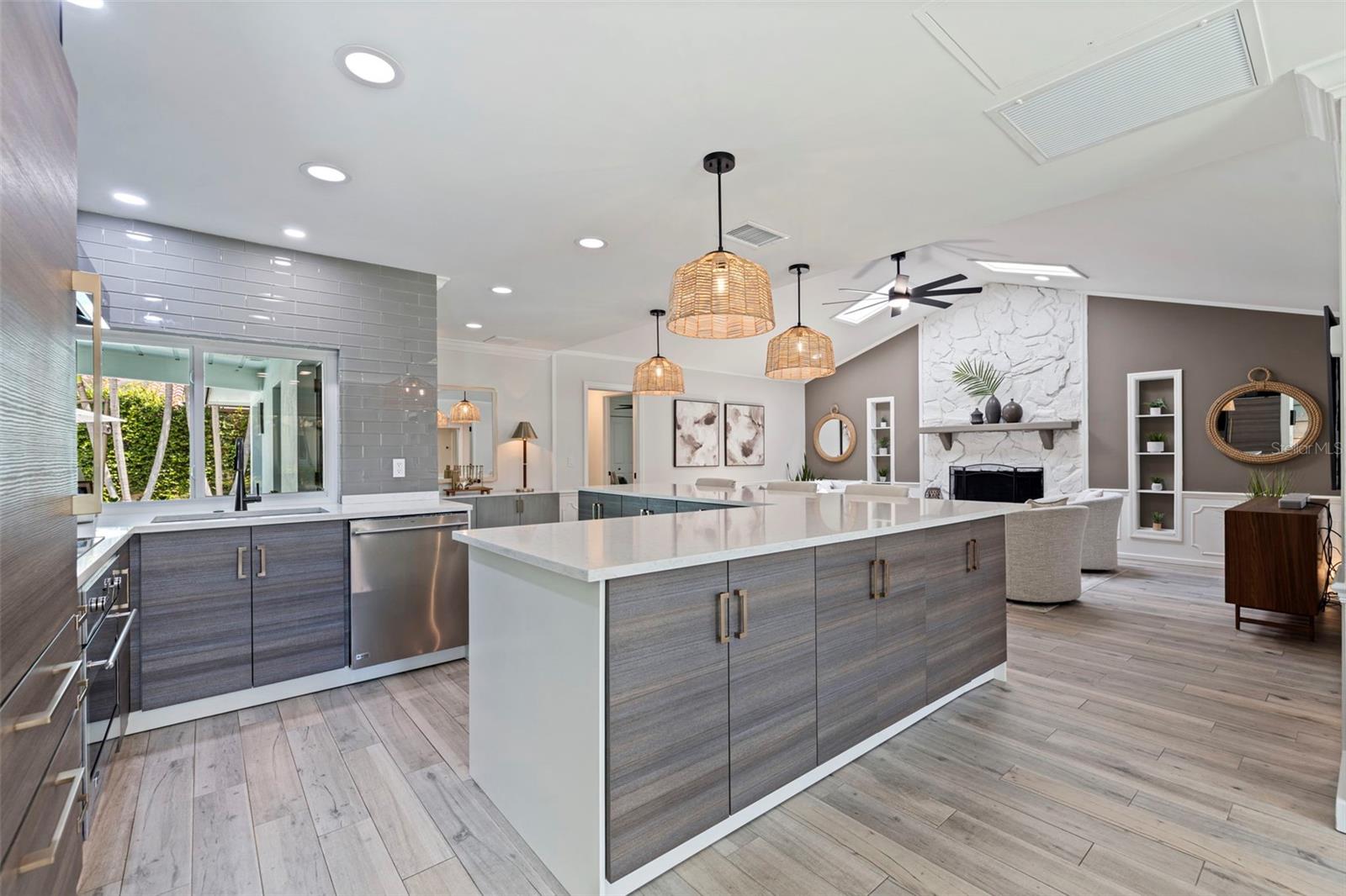 Image 17 of 48 For 7108 Pelican Island Drive