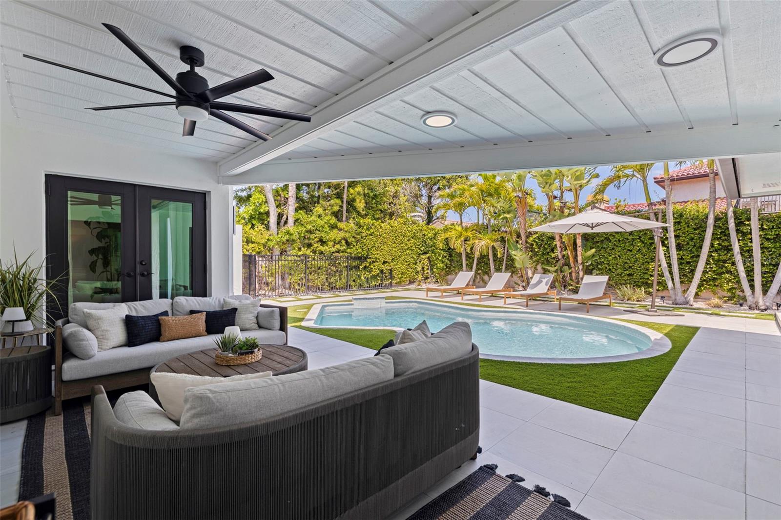 Image 26 of 48 For 7108 Pelican Island Drive