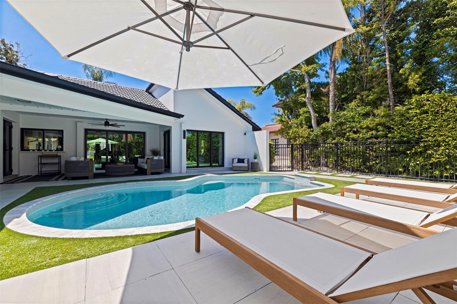 Image 28 of 48 For 7108 Pelican Island Drive