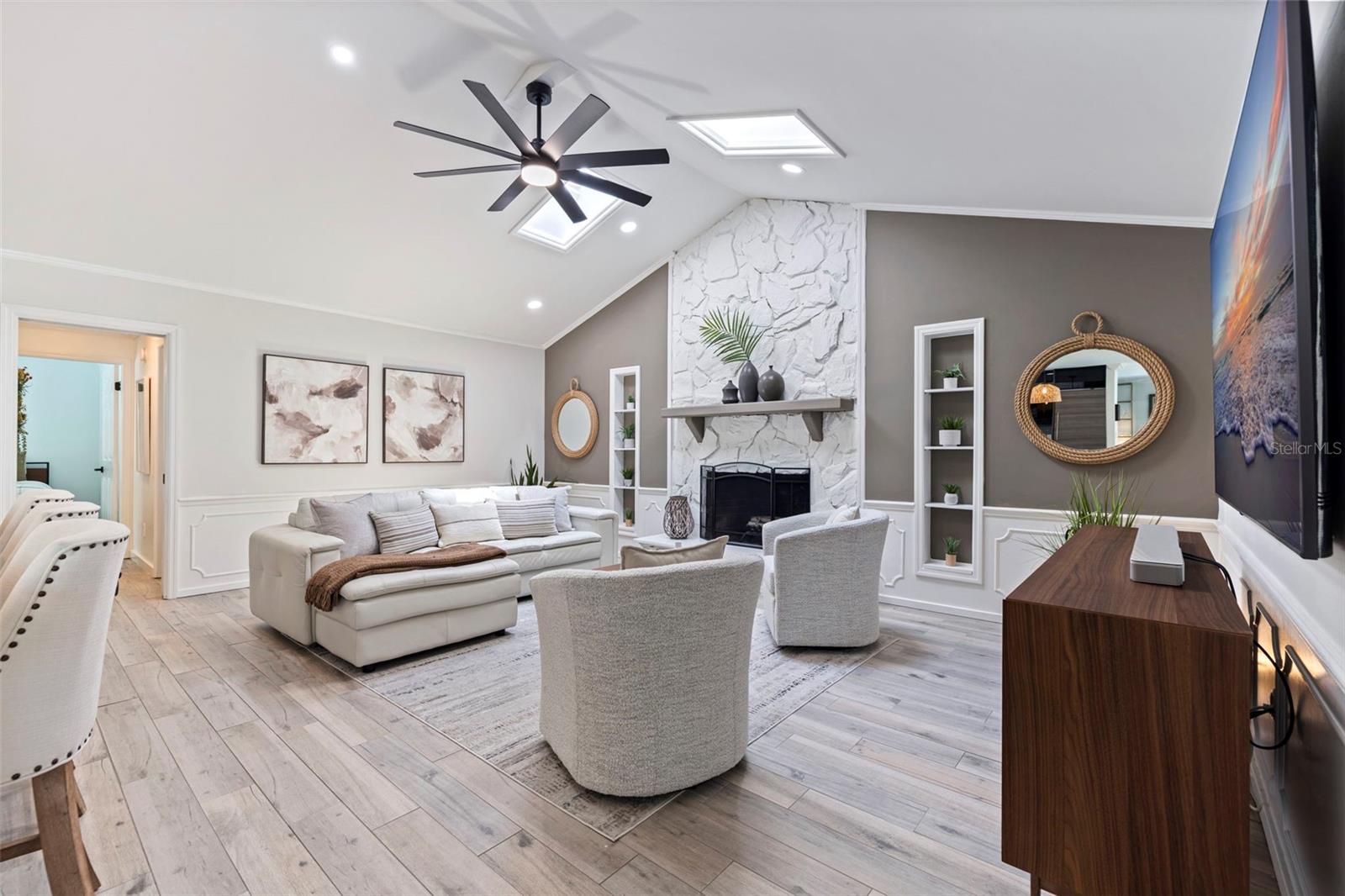 Image 3 of 48 For 7108 Pelican Island Drive