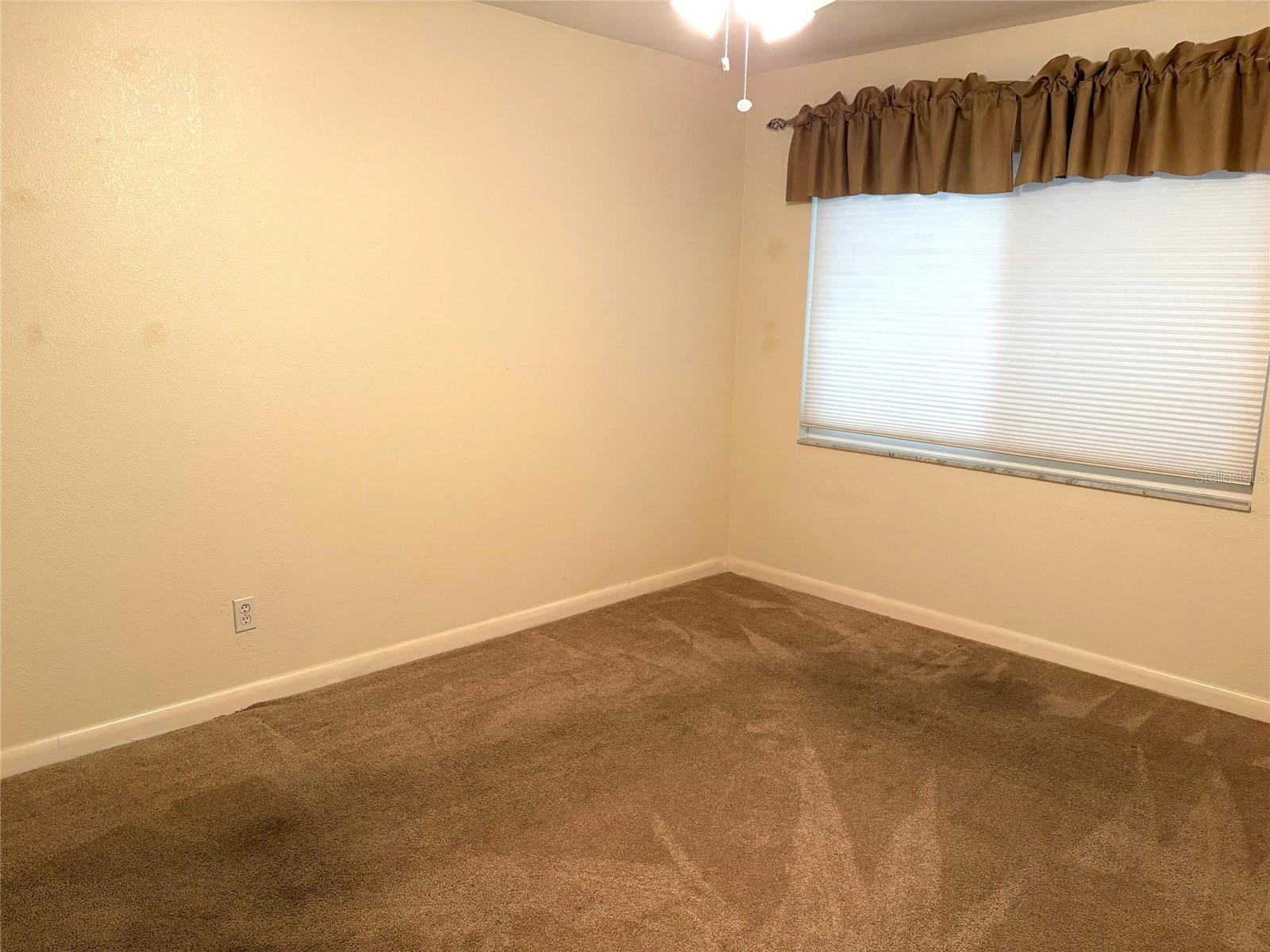 Image 17 of 36 For 2202 Clubhouse Drive 185