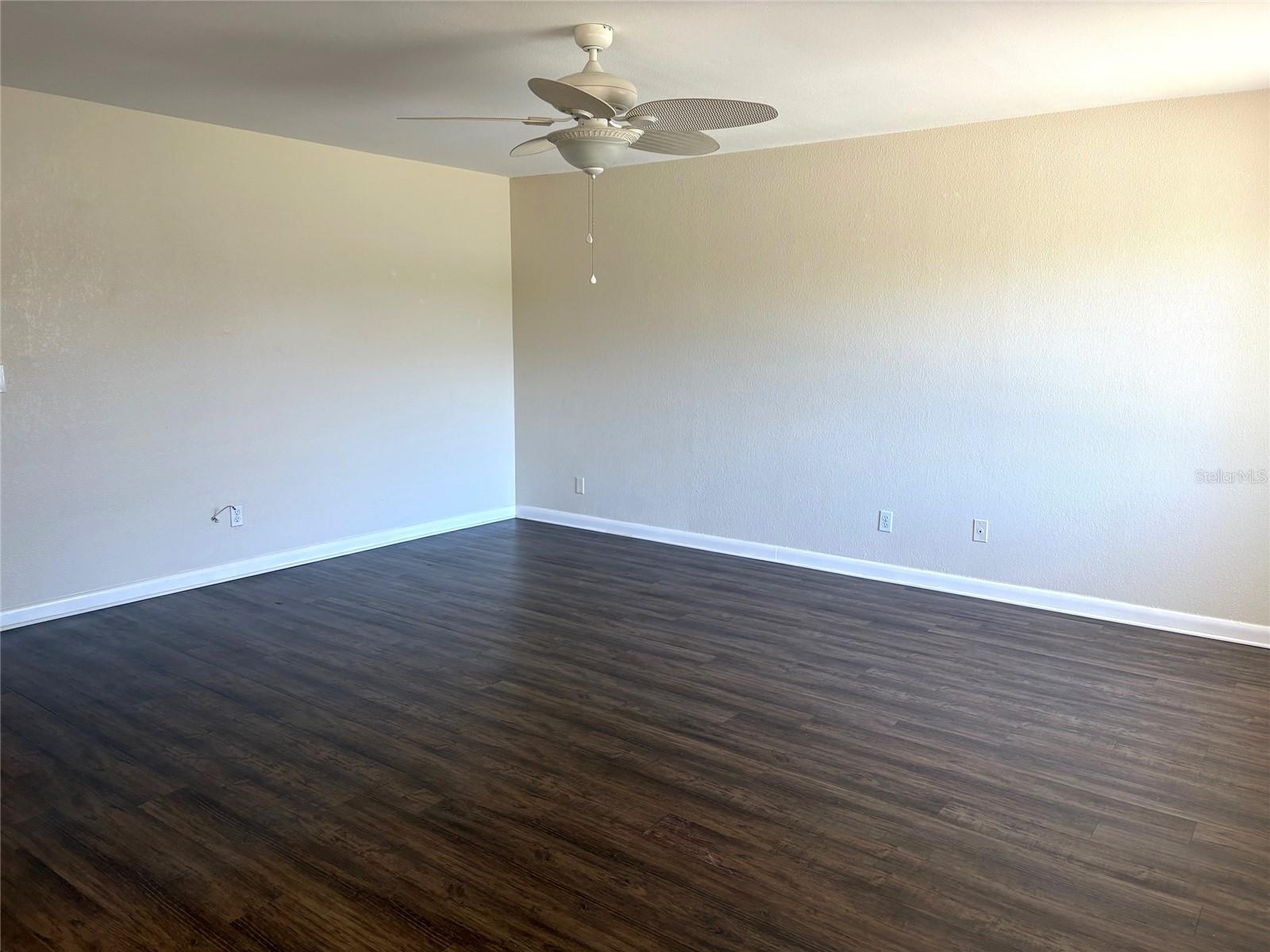 Image 4 of 36 For 2202 Clubhouse Drive 185