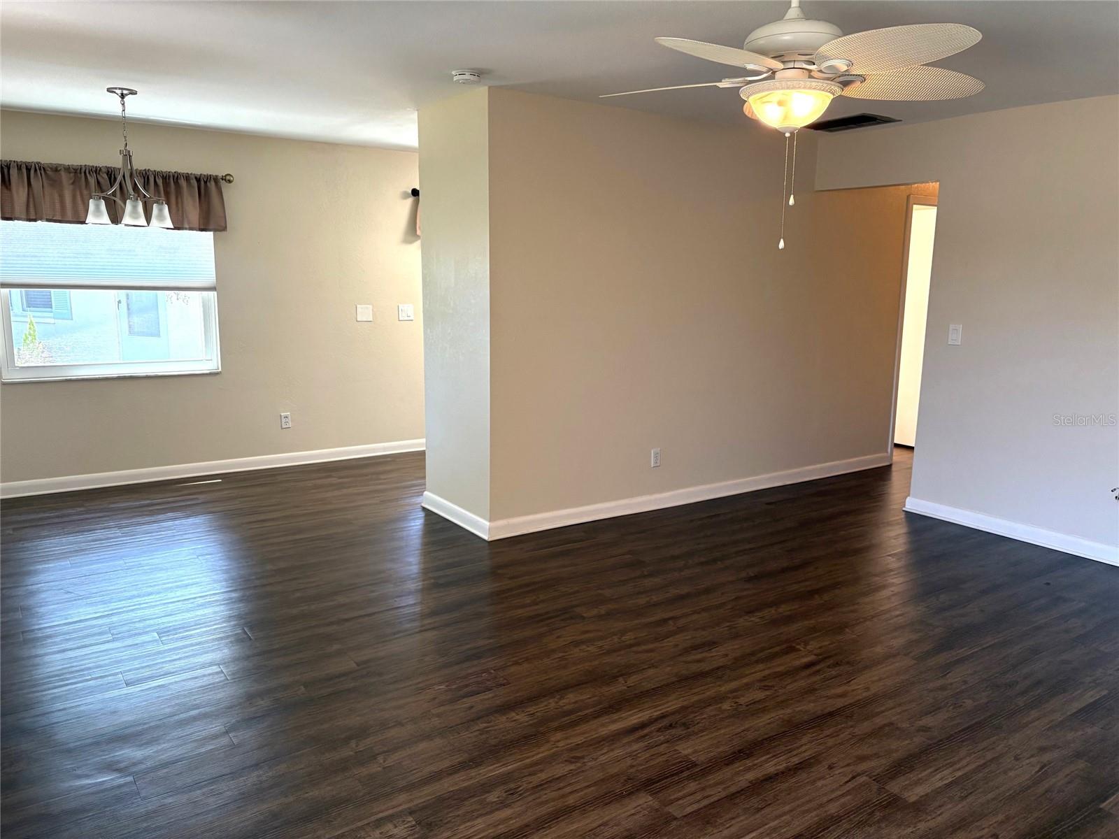 Image 5 of 36 For 2202 Clubhouse Drive 185