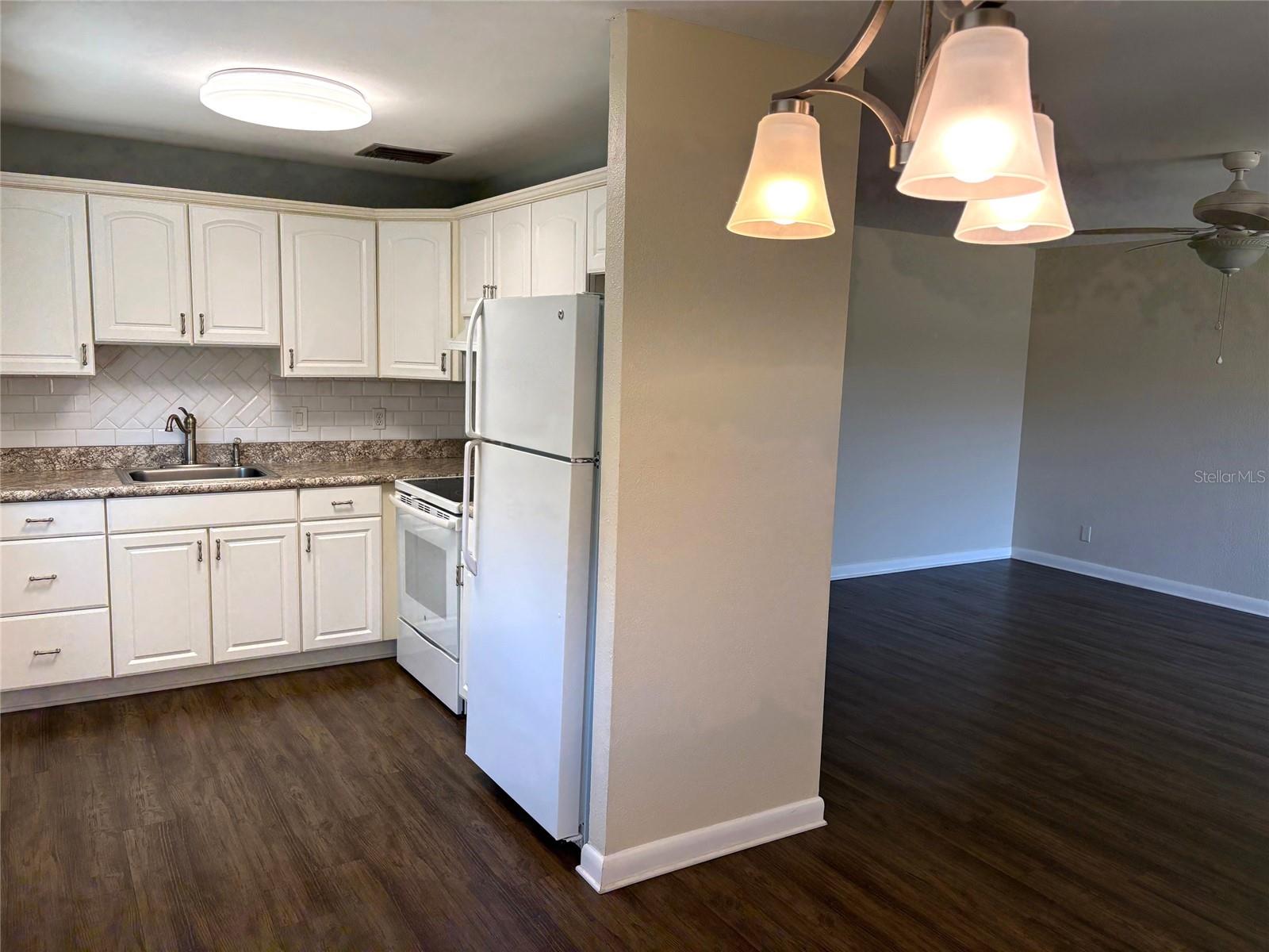 Image 9 of 36 For 2202 Clubhouse Drive 185