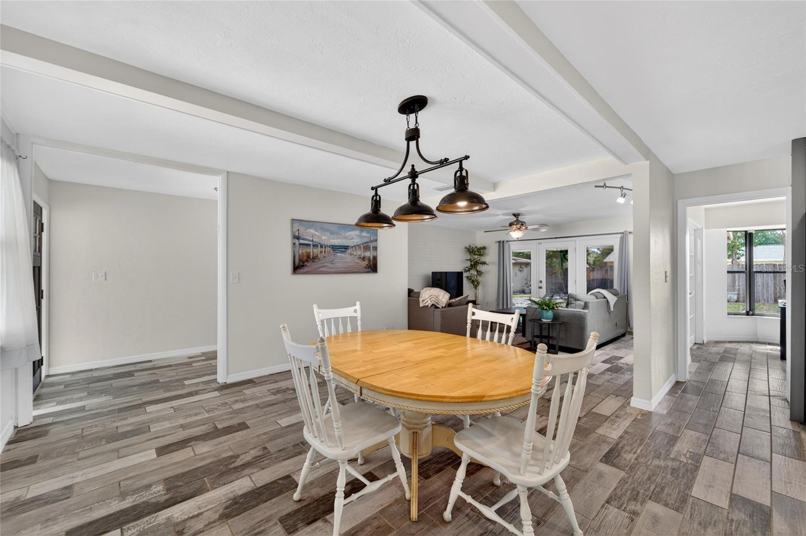 Listing photo id 12 for 2842 61st Lane N