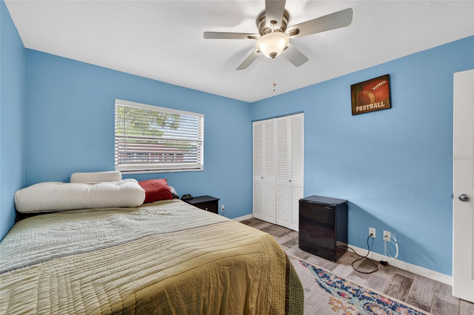 Listing photo id 31 for 2842 61st Lane N