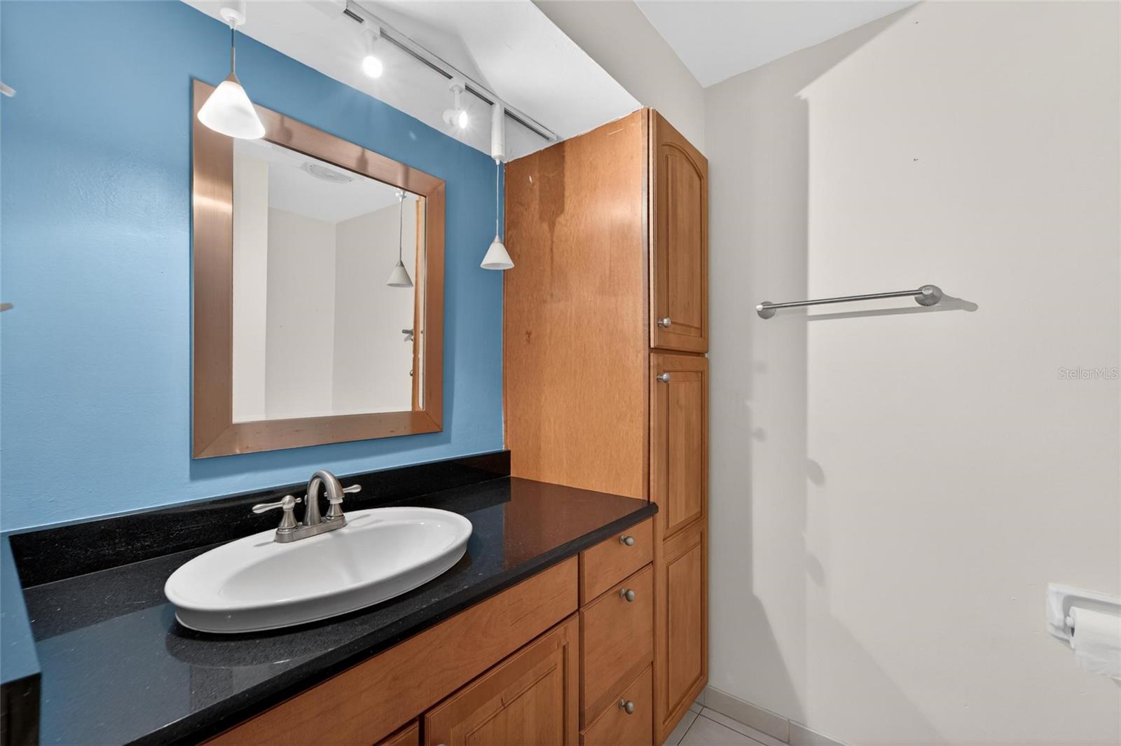 Listing photo id 32 for 2842 61st Lane N