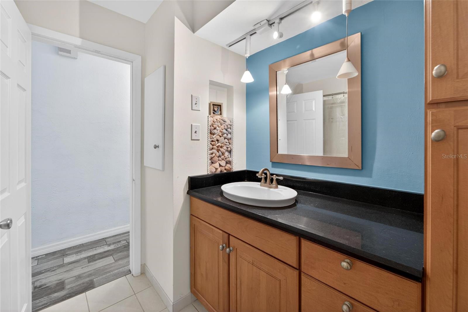 Listing photo id 33 for 2842 61st Lane N