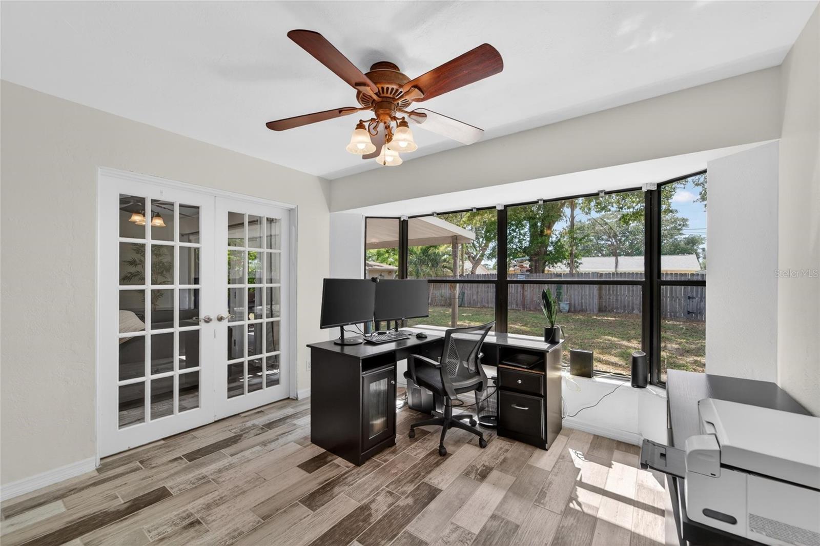 Listing photo id 36 for 2842 61st Lane N