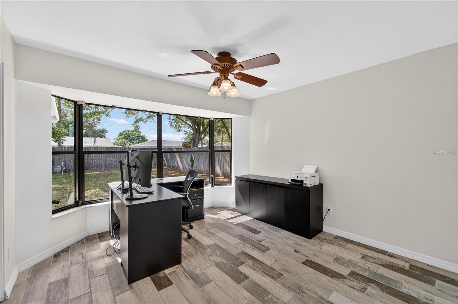 Listing photo id 37 for 2842 61st Lane N