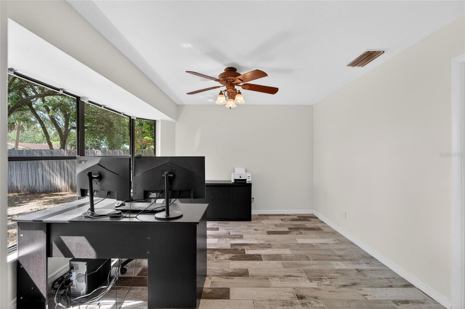 Listing photo id 38 for 2842 61st Lane N