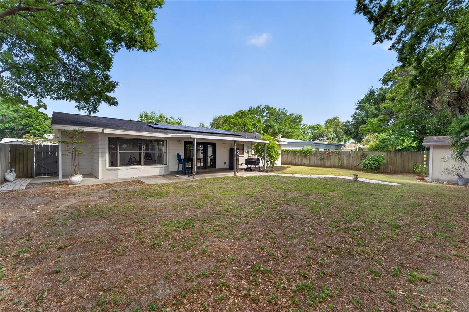 Listing photo id 41 for 2842 61st Lane N