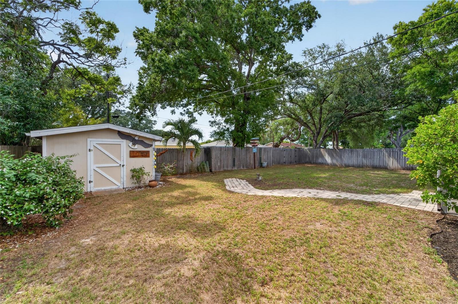 Listing photo id 43 for 2842 61st Lane N