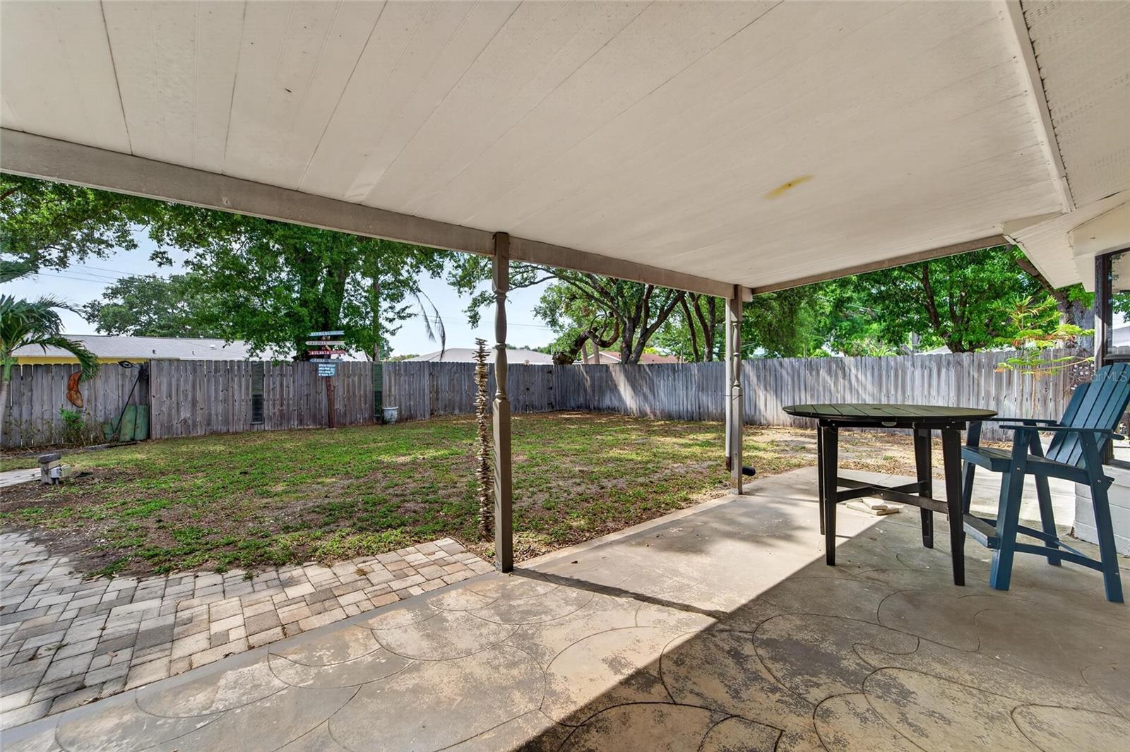 Listing photo id 47 for 2842 61st Lane N