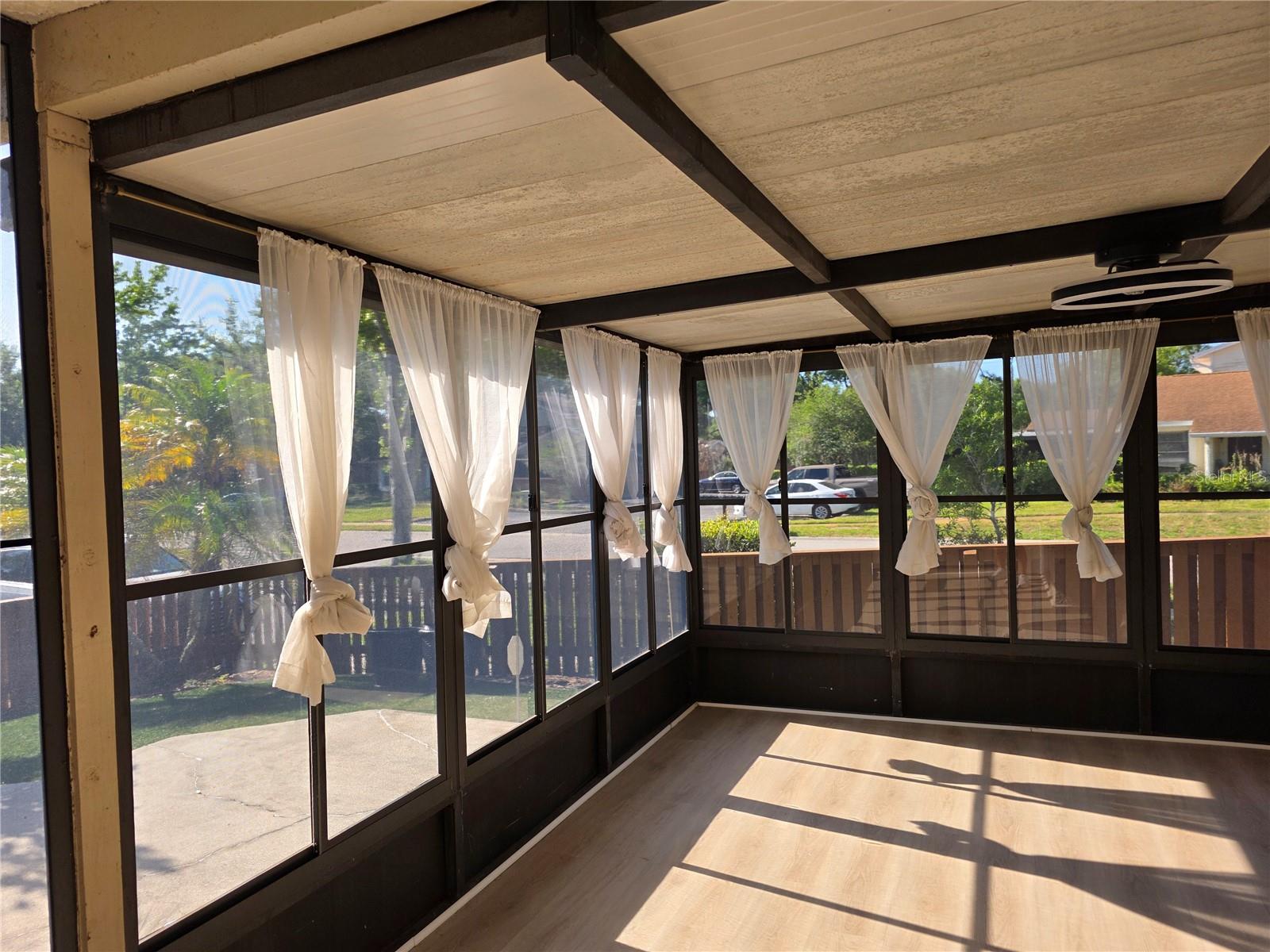 Image 28 of 46 For 14602 Pine Glen Circle