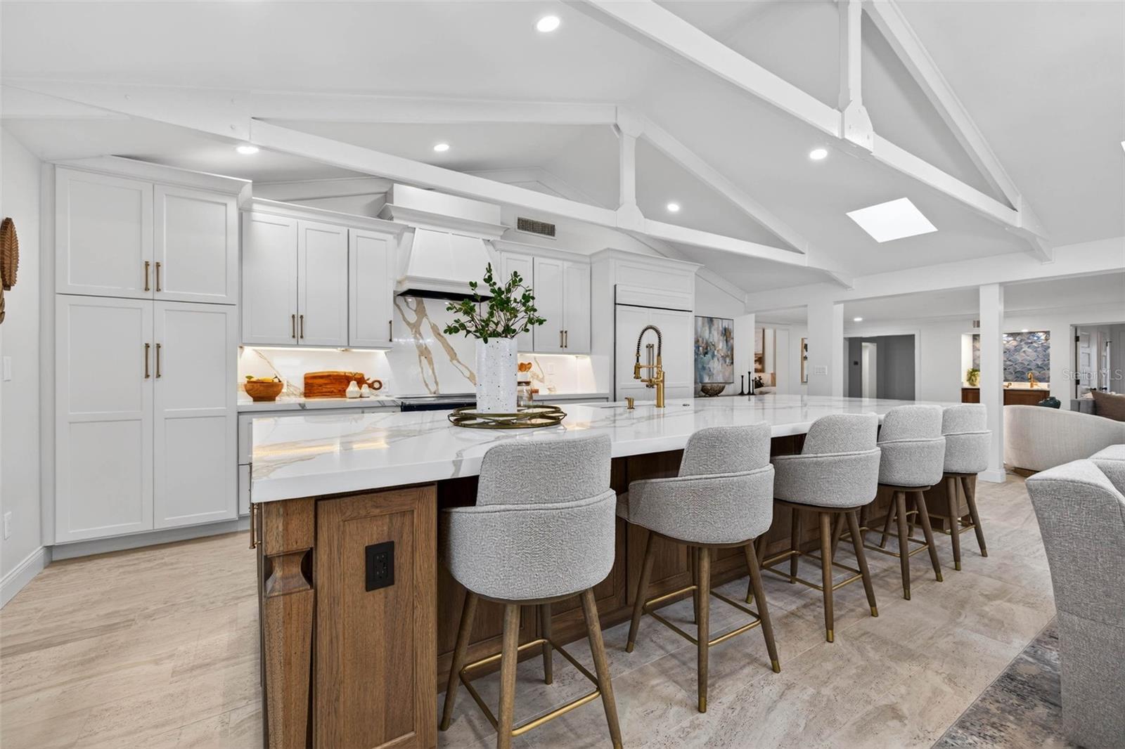 Image 20 of 79 For 1222 Brightwaters Boulevard Ne