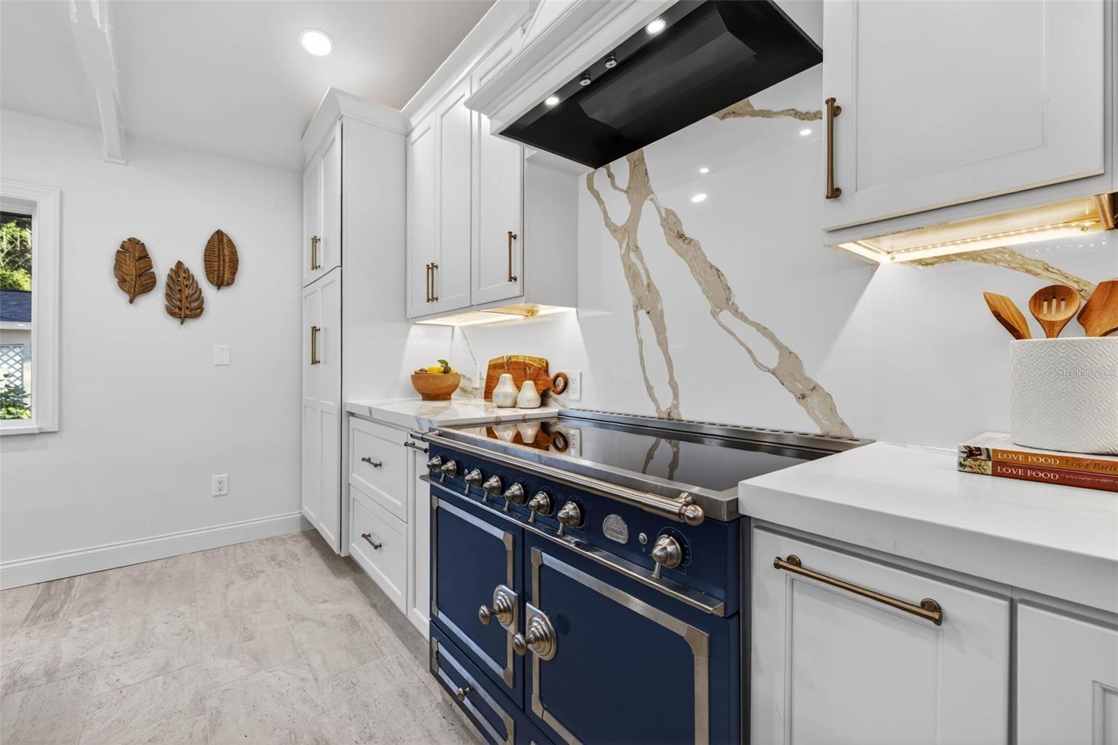 Image 22 of 79 For 1222 Brightwaters Boulevard Ne