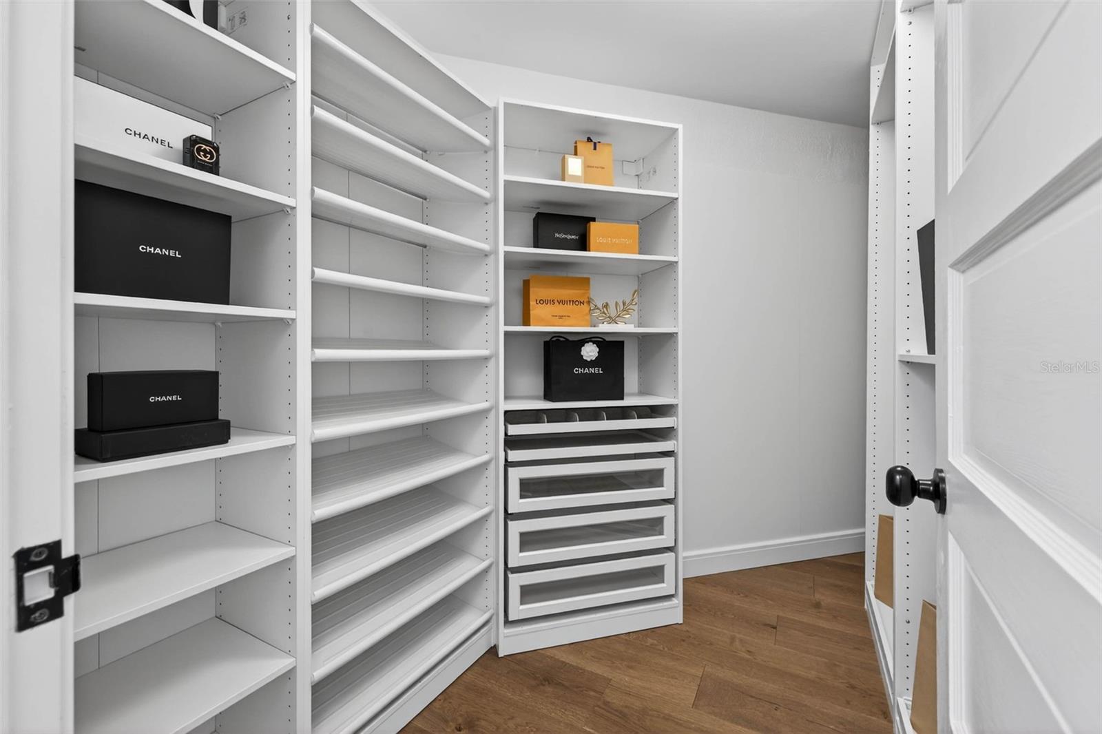 Image 40 of 79 For 1222 Brightwaters Boulevard Ne